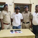 Chhattisgarh Crime : कार में बैठकर खिला रहा था ऑनलाइन सट्टा, पुलिस ने एक युवक को धार दबोचा, नकदी और मोबाइल समेत स्विफ्ट डिजायर कार जब्त  