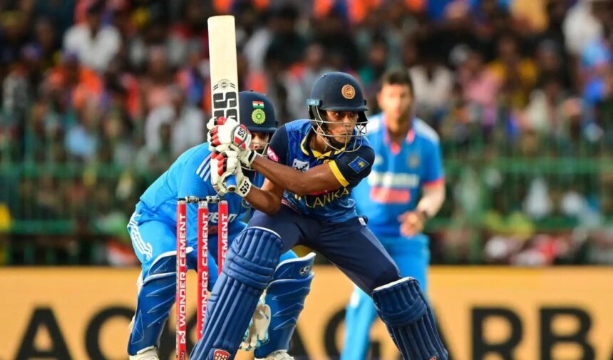 IND vs SL 3rd ODI Score Live : श्रीलंका ने टीम इंडिया को दिया 249 रनों का लक्ष्य