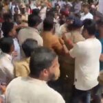 Raipur : छत्तीसगढ़ कॉलेज में बवाल; आपस में भिड़े ABVP और NSUI कार्यकर्ता, बीच बचाव करने गए पुलिसकर्मियों को भी पड़े लात-घूसे- VIDEO