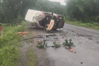 BIG ACCIDENT : बस और एंबुलेंस की जोरदार भिड़ंत, दर्जनभर से अधिक यात्री घायल, एंबुलेंस ड्राइवर की मौत