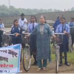 Cycle Distribution: सरस्वति सायकल योजना के तहत 70 छात्राओं को दी गई सायकलें, बच्चों में दिखा उत्साह