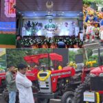 CG NEWS : मुख्यमंत्री निवास में बिखरी हरेली तिहार की छटा, लगाईं गई कृषि यंत्रों की प्रदर्शनी, किसानों को अनुदान पर 1600 ट्रैक्टर दिए जाने का लक्ष्य