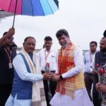 CG NEWS : एक दिवसीय प्रवास पर बस्तर पहुंचे मुख्यमंत्री विष्णुदेव साय, जनप्रतिनिधियों और अधिकारियों ने एयरपोर्ट में किया आत्मीय स्वागत
