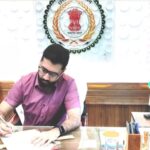 Collector Vinay Kumar Langeh : नवपदस्थ कलेक्टर विनय कुमार लंगेह ने संभाला पदभार, अधिकारी-कर्मचारियों को समय पर आने के निर्देश