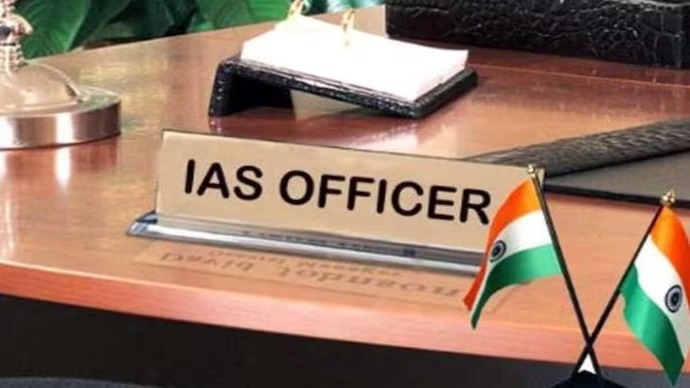 TRANSFER BREAKING : प्रशासनिक फेरबदल: 2 प्रमुख सचिव स्तर के अधिकारियों सहित 12 IAS अधिकारियों का हुआ तबादला, देखें आदेश 