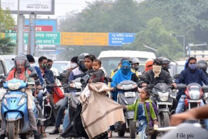 weather update : राजधानी में बारिश का असर कम होते ही गर्मी ने दिखाए तेवर, चिलचिलाती धूप से लोग परेशान