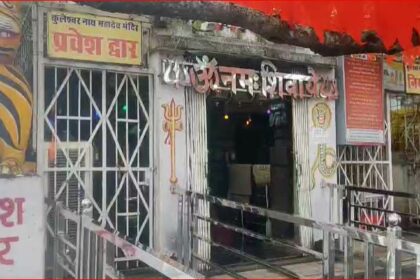 Big Breaking News: महादेव मंदिर में हुई चोरी, दान पेटी को चोरी कर भागा चोर