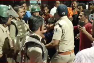 MP NEWS : गणेश प्रतिमा के जुलूस पर पथराव के बाद शहर में मचा हंगामा, हिन्दू संगठन ने किया थाने का घेराव