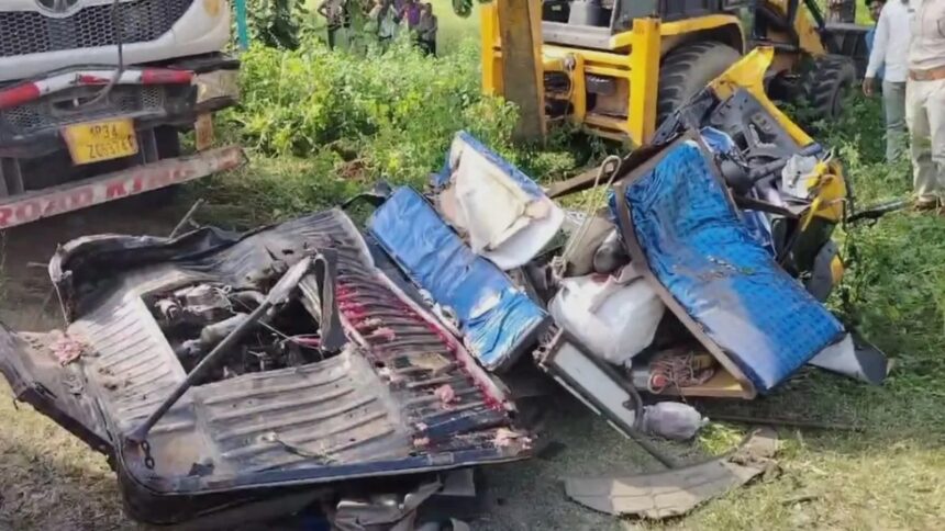 BIG ACCIDENT : एमपी में तेज रफ्तार ट्रक ने ऑटो सवारों को कुचला, 7 की दर्दनाक मौत, मची चीख पुकार 