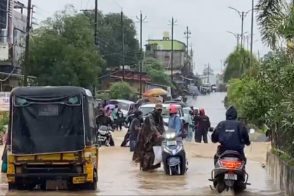 CG NEWS : लगातार हो रही बारिश से जिले में बाढ़ जैसे हालात, NH 30 में कई जगह पानी भरने से लगा जाम 