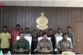 CG NEWS : 08 लाख इनामी नक्सली समेत सक्रिय माओवादियों ने किया पुलिस के समक्ष आत्मसमर्पण