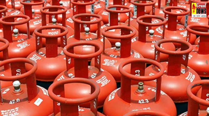 LPG Cylinder Hike : फिर पड़ी महंगाई की मार, कमर्शियल सिलेंडर के दाम में 38 रुपये की बढ़ोतरी