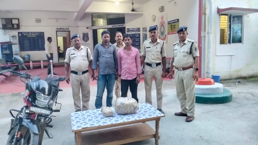 CG News: नशे के 2 सौदागर चढ़े पुलिस के हत्थे, 3 किलो गांजा समेत नगदी बरामद