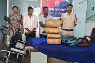 Jagdalpur Crime : बाइक से अवैध गांजा की तस्करी करते दो आरोपी चढ़े पुलिस के हत्थे, 21 KG मादक पदार्थ जब्त 