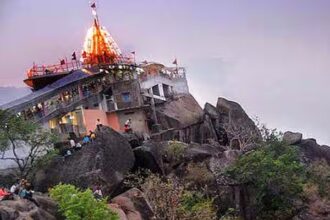 Maa Bamleshwari Temple : डेढ़ करोड़ की लागत से बनेगा विश्व प्रसिद्ध मां बम्लेश्वरी मंदिर का दरवाजा