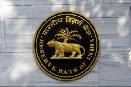 RBI New Guideline : EMI भरने वालों के लिए खुशखबरी! RBI के नए नियम 1 तारीख से होंगे लागू, जानें डिटेल्स