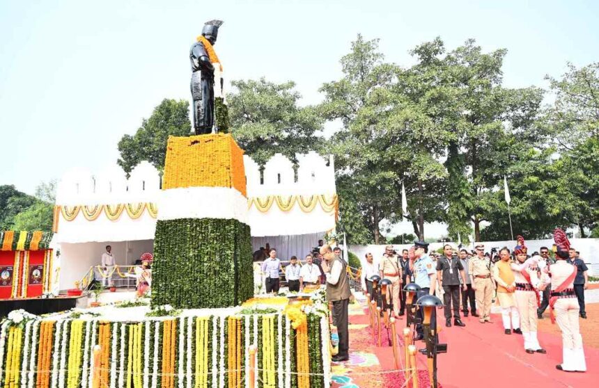 CG: पुलिस स्मृति दिवस पर राज्यपाल डेका ने शहीदों को दी श्रद्धांजलि, मुख्यमंत्री ने श्रद्धा सुमन किया अर्पित