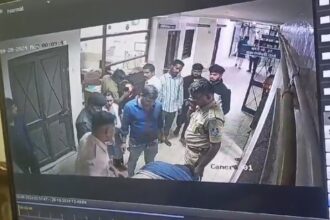 BIG BREAKING : पुलिस कर्मी की लाठी डंडों से पिटाई : सड़क हादसे के बाद उपजा विवाद, मारपीट करने वाले 9 व्यक्तियों पर केस दर्ज