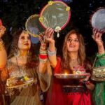 Karwa Chauth 2024: भारत के इन राज्यों में कुछ इस तरह मनाया जाता है करवा चौथ का त्योहार, अलग-अलग हैं पूजा के नियम