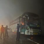 Accident news : यात्रियों से भरी बस में लगी आग, बस और यात्रियों का सामान जल गया, बाल बाल बचे यात्री