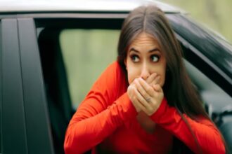 Motion Sickness in Car : अगर आपको भी आती है सफर के दौरान उल्टी, तो अपनाएं ये देसी टिप्स