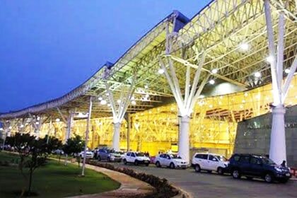 Raipur Airport Parking : रायपुर एयरपोर्ट में बढ़ी पार्किंग दरें, जानिए बाइक, कार और अन्य वाहनों के लिए कितना देना होगा किराया, कल से लागू