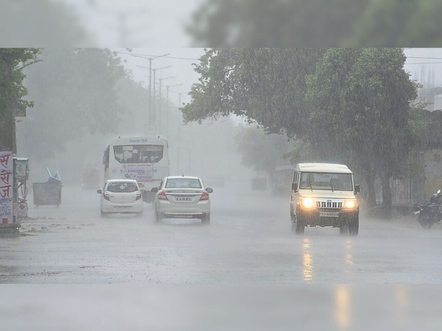 WEATHER UPDATE : 5 अक्टूबर के बाद विदा होगा मानसून, आज 17 जिलों में बूंदाबांदी के आसार