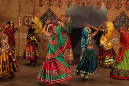 History of Garba: नवरात्रि में गरबा का जादू, इतिहास, परंपरा और संस्कृति का संगम क्यों किया जाता हैं गरबा ? जानें