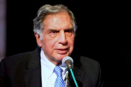 RATAN TATA LIFE FACTS : जानिए रतन टाटा के जीवन की कुछ खास बाते