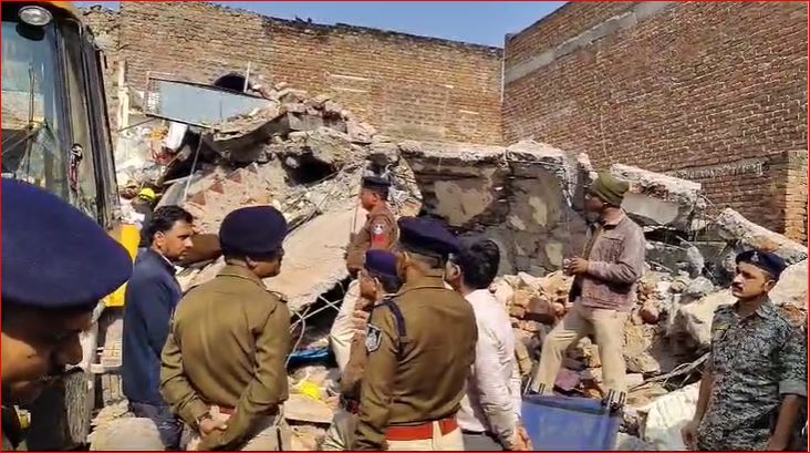 Blast Update : रात्रि हुए ब्लास्ट में रेस्क्यू जारी, लगभग 10 घंटे के रेस्क्यू के बाद मलवे मे दवे तीन के शव निकाले