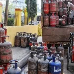 LPG Cylinder Price Hike: छठ पूजा से पहले महंगाई का तगड़ा झटका: LPG सिलेंडर के दामों में 156 रुपए का इजाफा