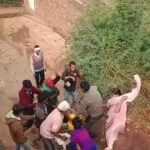 Watch Video: नाली के पानी को लेकर विवाद, मां-बेटे को पीटा