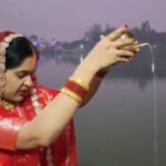 Chhath Puja 2024 : छठ पर्व पर महिलाओं ने डूबते सूर्य को दिया अर्ध्य 