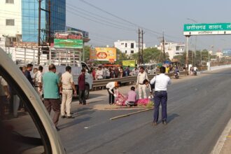 BREAKING: रायपुर में रिंग रोड 1 कुशालपुर चौक के पास हिट एंड रन, तेज रफ्तार वाहन ने राह चलते युवक को कुचला, युवक की मौके पर मौत