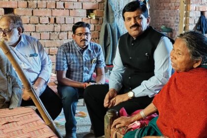 CG: जादू टोने के संदेह में परिवार पर हमले की घटना, डॉ. दिनेश मिश्र ने मुआवजा दिलाने की मांग की
