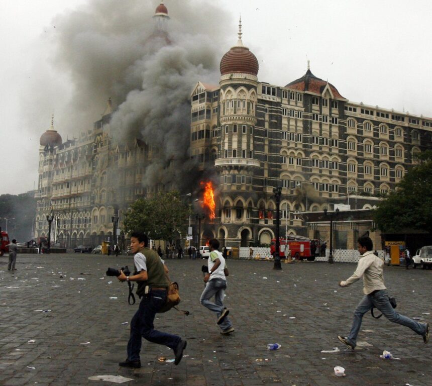 Mumbai Terror Attack : 16 साल पहले हुए आतंकी हमले को मुंबई आज तक नहीं भूली, देखिये यह खास रिपोर्ट