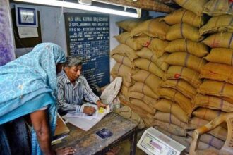 इन नियमों के तहत अब दिसंबर से सिर्फ इन परवारों को मिलेगा मुफ्त राशन,जानिए पात्रता और नियम