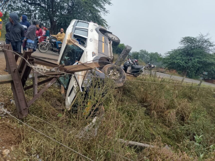 CG: भीषण सड़क हादसा, नशे में धुत स्कॉर्पियो चालक ने सामने से आ रही बाइक को मारी ठोकर