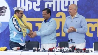 Politics News : "राजनीति में आकर शिक्षा का विकास मेरा सर्वोत्तम उद्देश्य है..."- AAP में शामिल होने के बाद बोले अवध ओझा