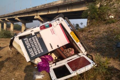 BIG ACCIDENT : तीर्थ यात्रियों से भरी बस अनियंत्रित होकर खाई में गिरी, दर्जन भर लोग घायल