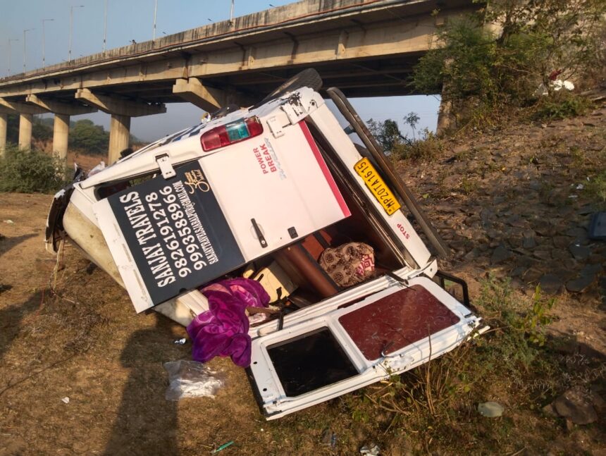 BIG ACCIDENT : तीर्थ यात्रियों से भरी बस अनियंत्रित होकर खाई में गिरी, दर्जन भर लोग घायल