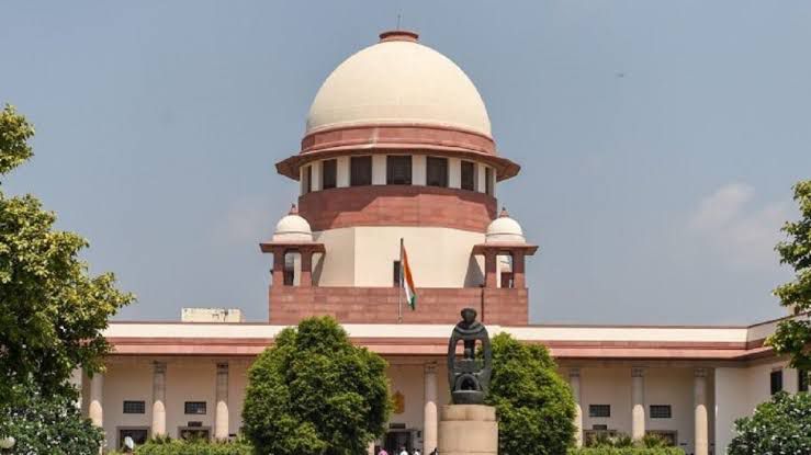 Supreme Court : मुफ्त योजनाओं पर सुप्रीम कोर्ट ने सरकार से किए सवाल - ‘फ्री की रेवड़ी कब तक बांटी जाएगी’, रोजगार के अवसर बनाने पर दें ध्यान