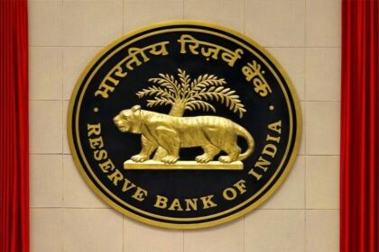 BREAKING NEWS : RBI ने किसानों को दी बड़ी खुशखबरी, बढ़ाई गई कृषि ऋण की सीमा, अब बिना गिरवी के अन्नदाताओं को मिलेगा इतने रुपए का लोन