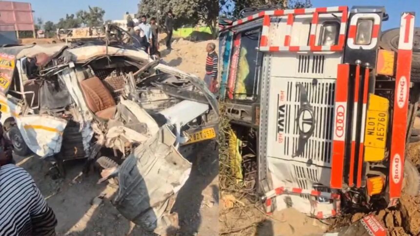 ACCIDENT BREAKING : सवारियों से भरी टाटा मैजिक को तेज रफ्तार ट्रक ने मारी टक्कर, 7 लोगों की दर्दनाक मौत