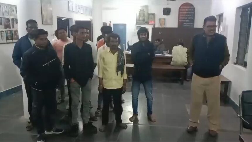 CG NEWS : जुआ खेलने वाले 12 जुआरियों को पकड़ने में मिली सफलता, सायबर टीम ने की संयुक्त कार्रवाई