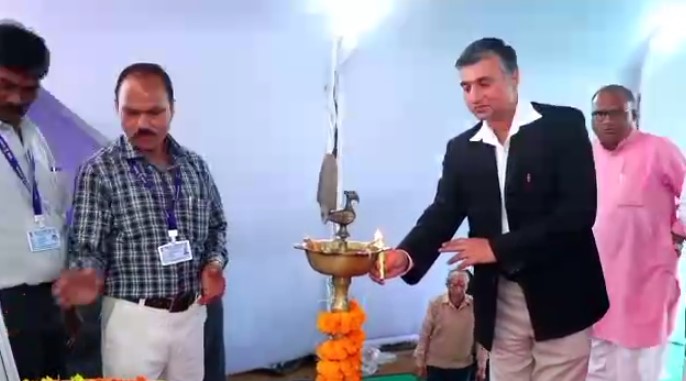 CG: राज्य स्तरीय खादी प्रदर्शनी का हुआ शुभारंभ, विजिटर्स को 12 जनवरी तक देखने और खरीदने का मिलेगा मौका