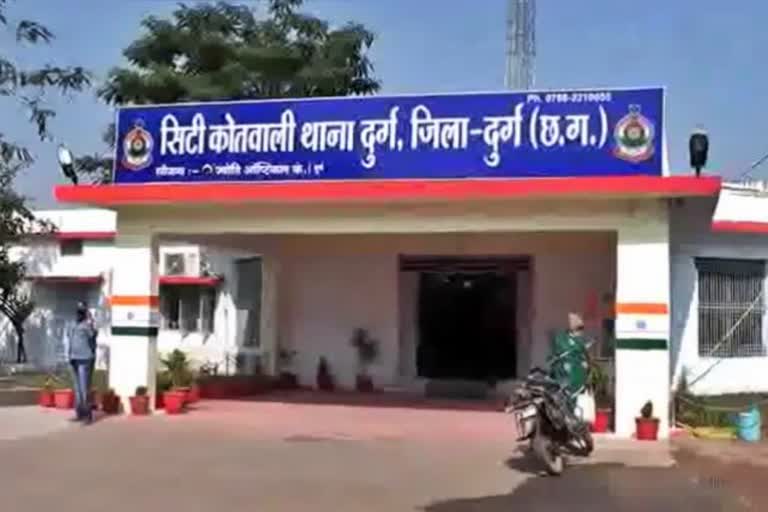 CG BREAKING : कोतवाली टीआई विजय यादव पर गिरी गाज, SP ने किया लाइन अटैच 