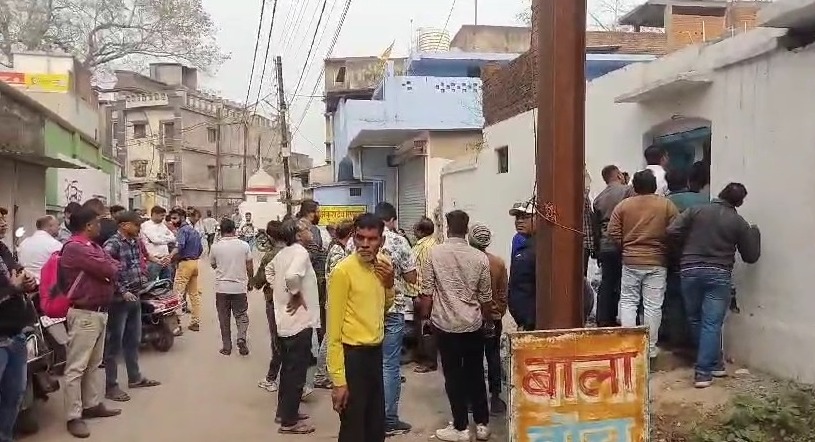 CG BREAKING : पुरानी हटरी बाजार के पास घर में मिली भाई - बहन की लाश, इलाके में फैली सनसनी 