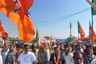 CG Nikay Chunav 2025 : समोदा में BJP के नामांकन रैली में उमड़ा जनसैलाब: सैकड़ों समर्थकों संग अध्यक्ष प्रत्याशी छोटेलाल सोनकर समेत पार्षद प्रत्याशियों ने भरा नामांकन