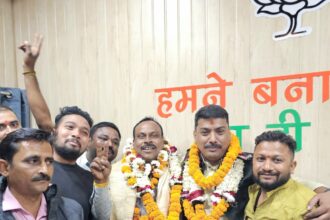 CG Nikay Chunav 2025 : नामांकन रद्द होने कांग्रेस से में मचा बवाल, BJP के रमेश पटेल बने निर्विरोध पार्षद 